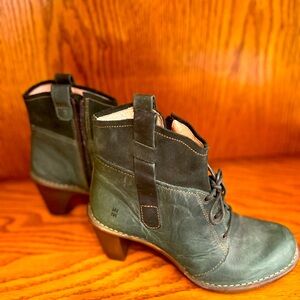 El Naturalista  super cute boots size 37 ( us size 7)